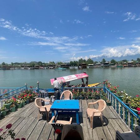 Hotel Mossess Group Of Houseboats Srīnagar Exterior foto