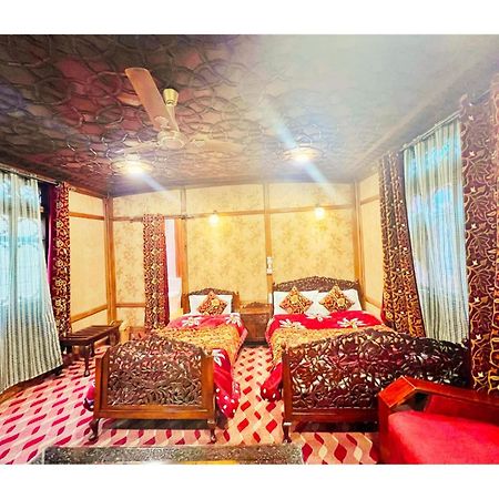 Hotel Mossess Group Of Houseboats Srīnagar Exterior foto